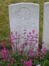 Etaples Military Cemetery - Marshall, Hector Harry